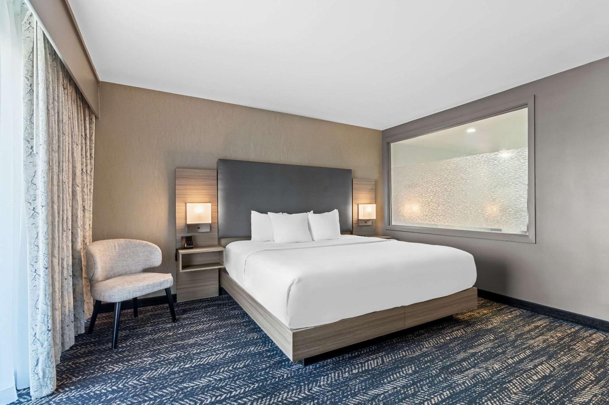 Hourglass Hotel, Ascend Hotel Collection Бейкърсфийлд Екстериор снимка